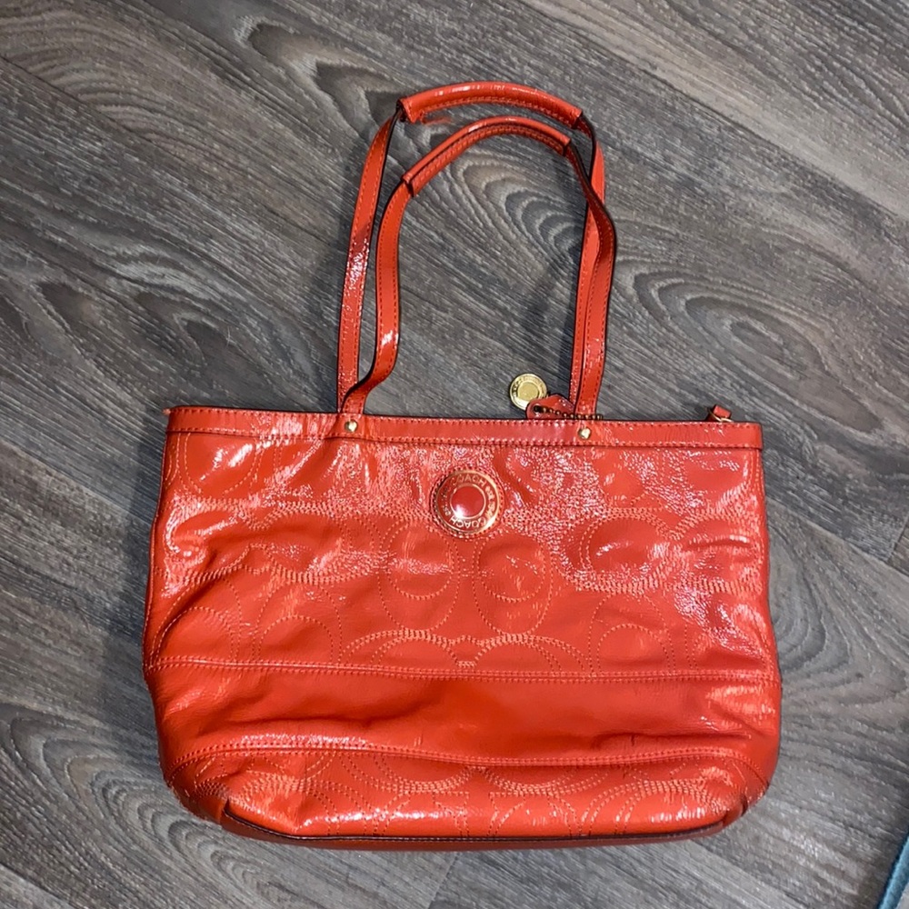 Coach patent leather purse; see photos for measurements